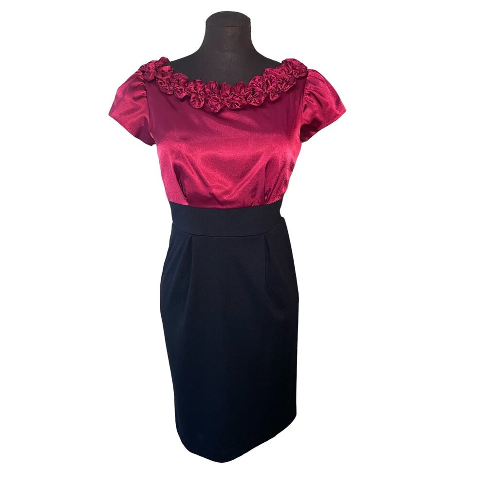 Jessica Howard Dress, Shiny Satin Roses‎ with Shape. Size 6 with stretch.